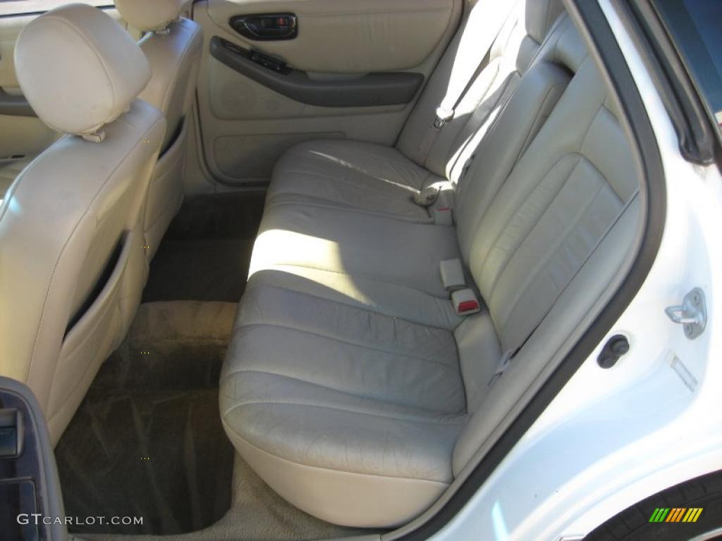 1999 Avalon XLS - White Diamond Pearl / Ivory photo #16
