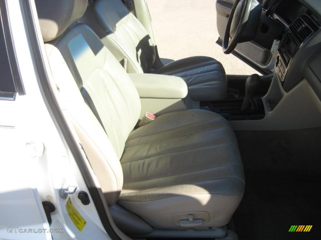1999 Avalon XLS - White Diamond Pearl / Ivory photo #18