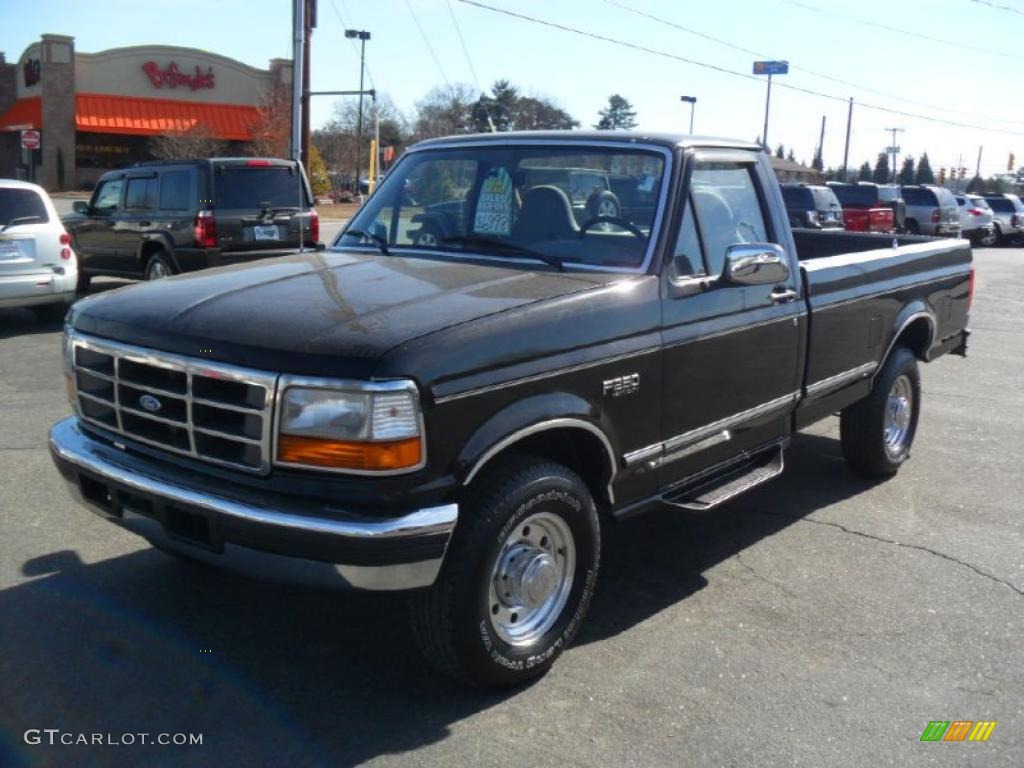 1997 F250 Regular Cab - Black / Medium Graphite photo #1