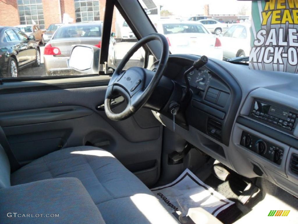 1997 F250 Regular Cab - Black / Medium Graphite photo #21