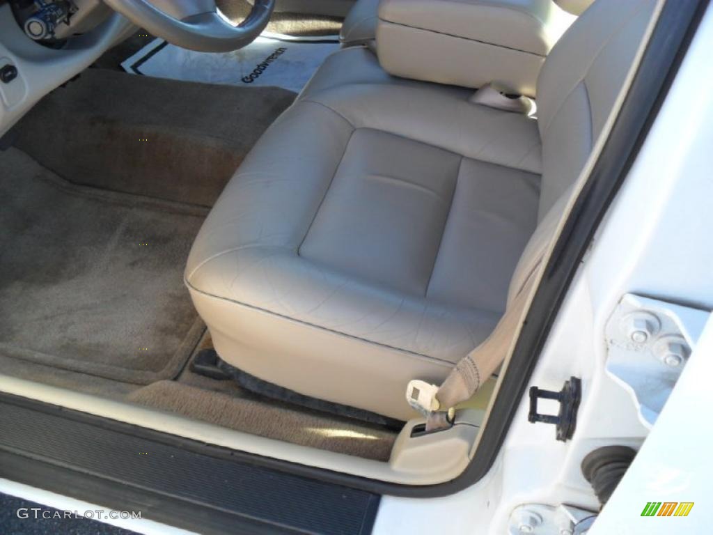 1996 Eighty-Eight LS - Bright White / Taupe photo #8