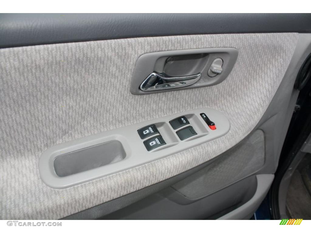 2003 Honda Odyssey LX Controls Photo #45300885