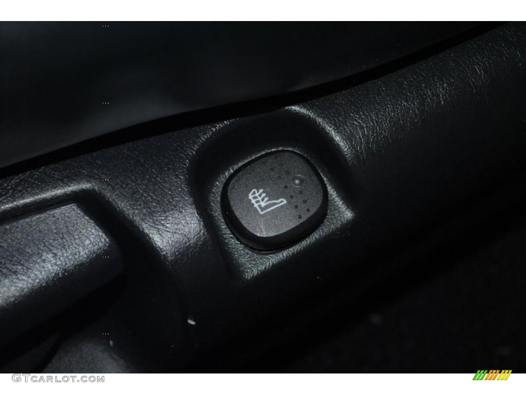 2005 Mariner Premier 4WD - Silver Metallic / Black photo #19