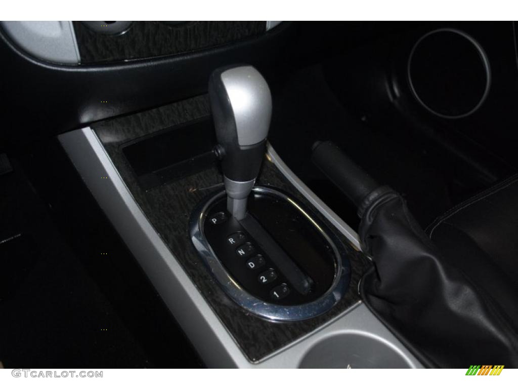2005 Mariner Premier 4WD - Silver Metallic / Black photo #28