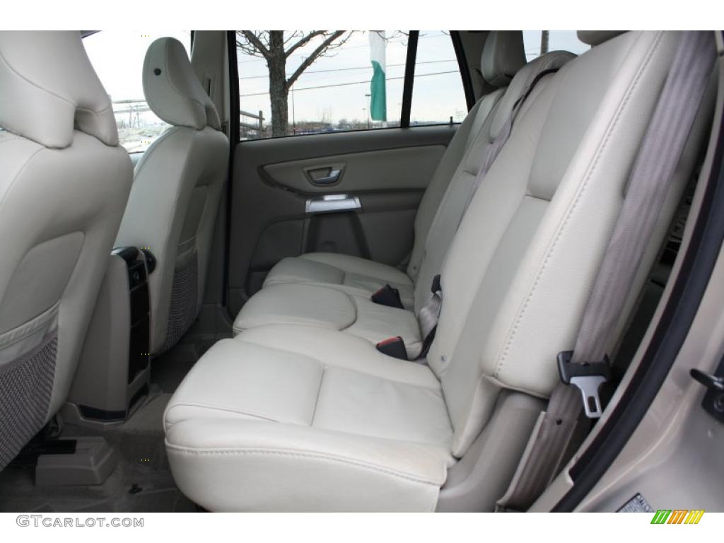 Taupe/Light Taupe Interior 2005 Volvo XC90 2.5T AWD Photo #45304253