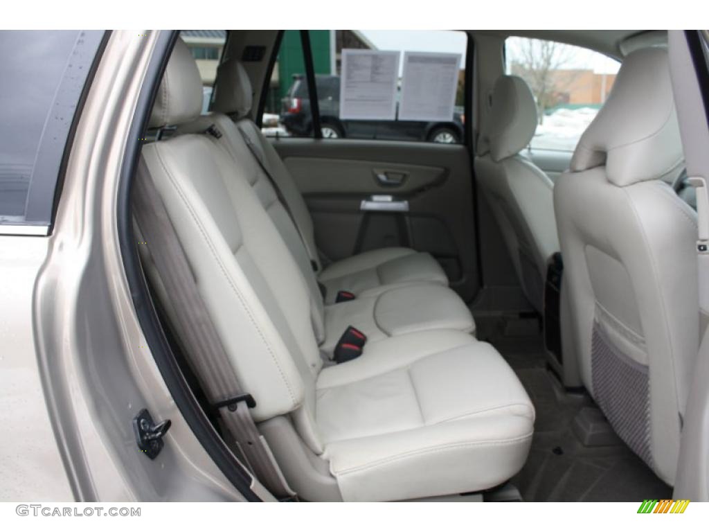 Taupe/Light Taupe Interior 2005 Volvo XC90 2.5T AWD Photo #45304261
