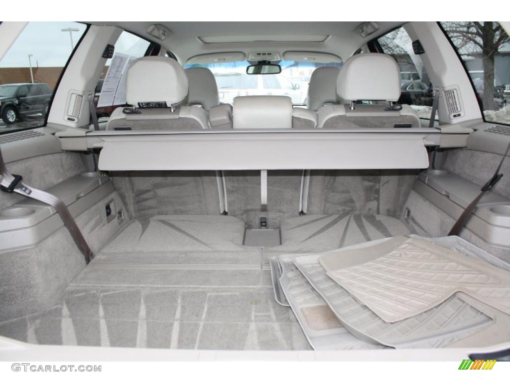 2005 Volvo XC90 2.5T AWD Trunk Photo #45304321
