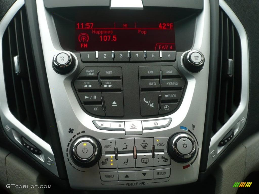 2010 GMC Terrain SLT AWD Controls Photo #45311033