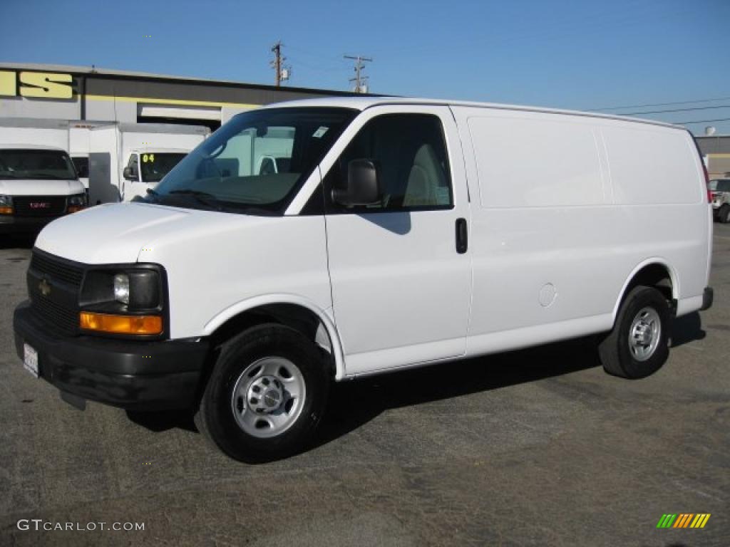 Summit White 2007 Chevrolet Express 2500 Cargo Van Exterior Photo #45317068