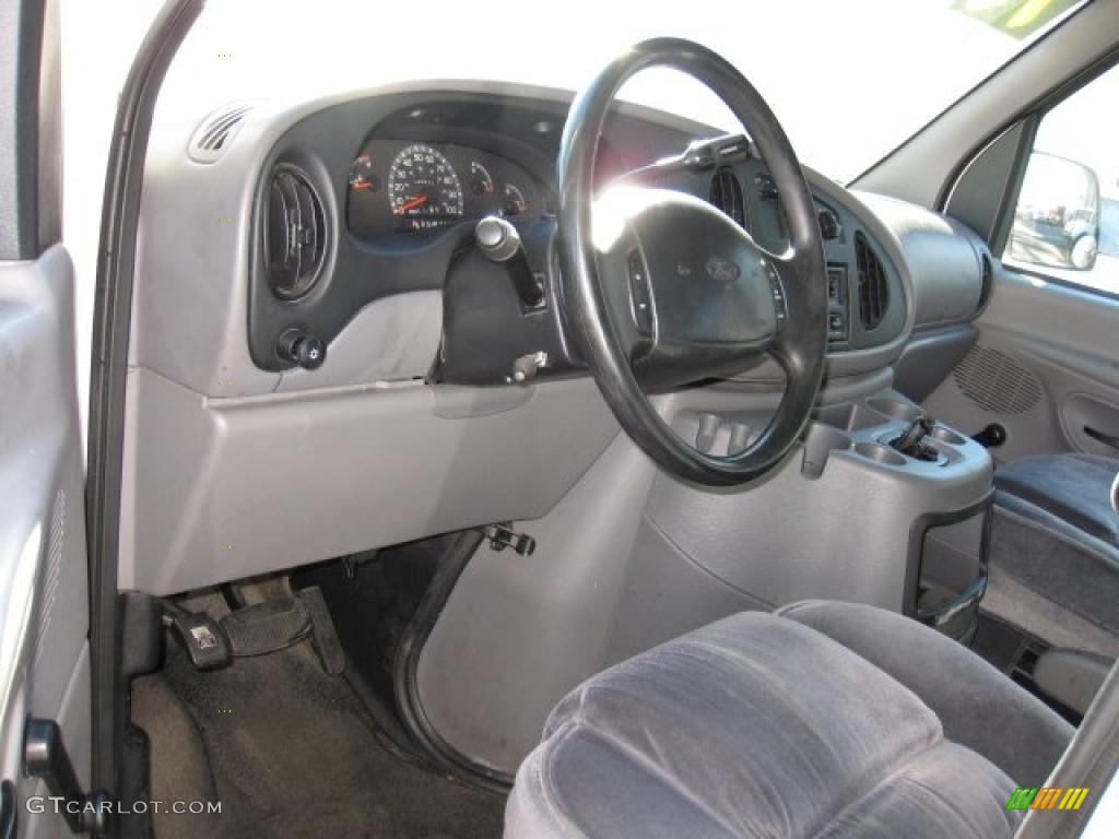 1998 Ford E Series Van E250 Commercial Grey Dashboard Photo #45317180