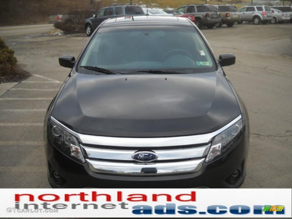 2011 Fusion SE - Tuxedo Black Metallic / Charcoal Black photo #3