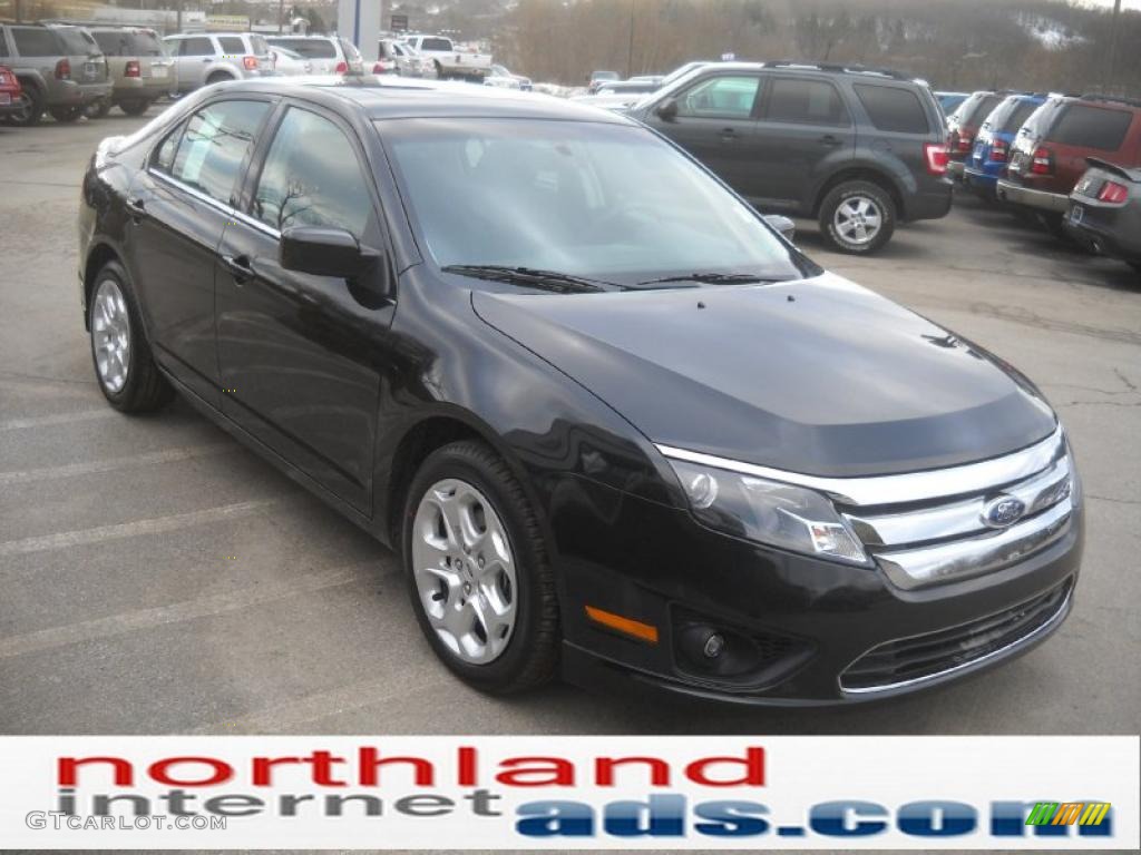 2011 Fusion SE - Tuxedo Black Metallic / Charcoal Black photo #4