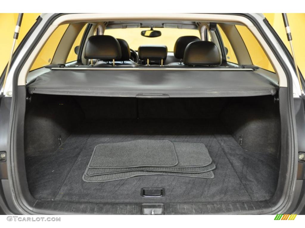2005 Subaru Outback 2.5i Limited Wagon Trunk Photo #45319209