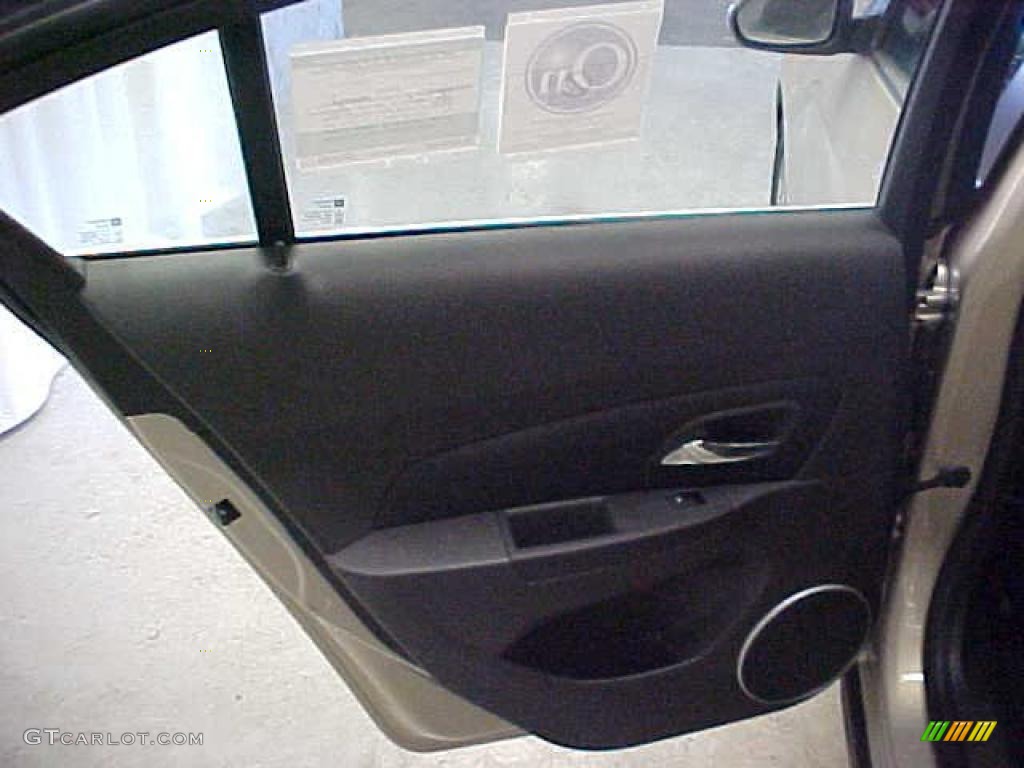 2011 Cruze LT - Gold Mist Metallic / Jet Black photo #9