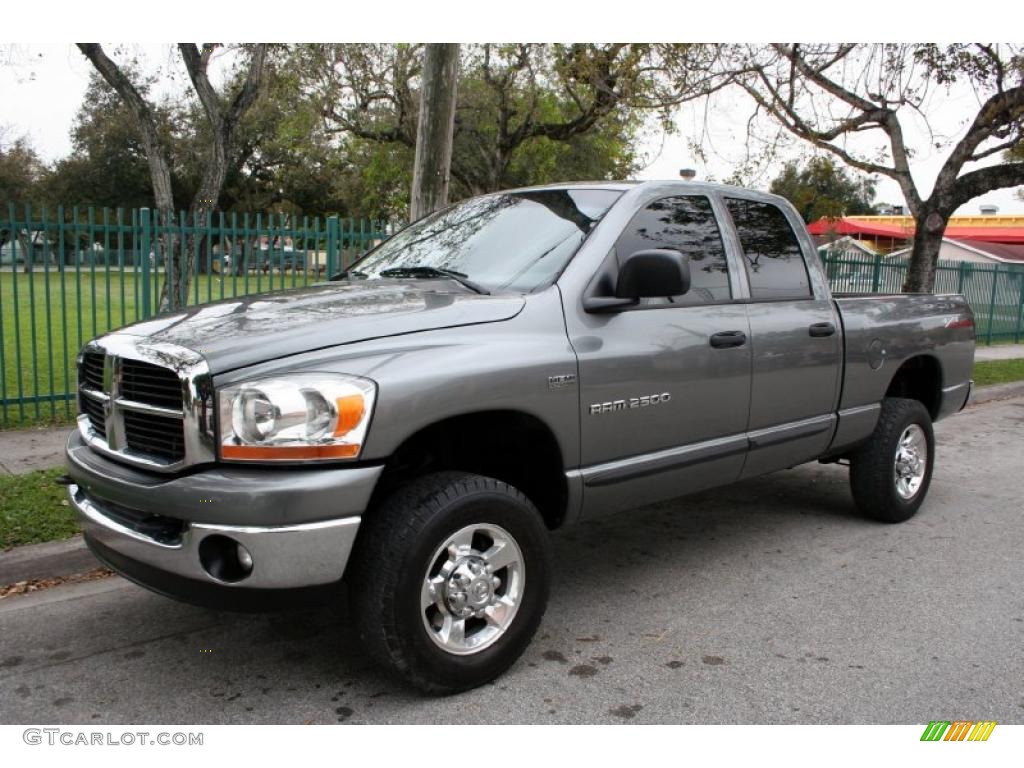 2006 Ram 2500 SLT Quad Cab 4x4 - Mineral Gray Metallic / Medium Slate Gray photo #2