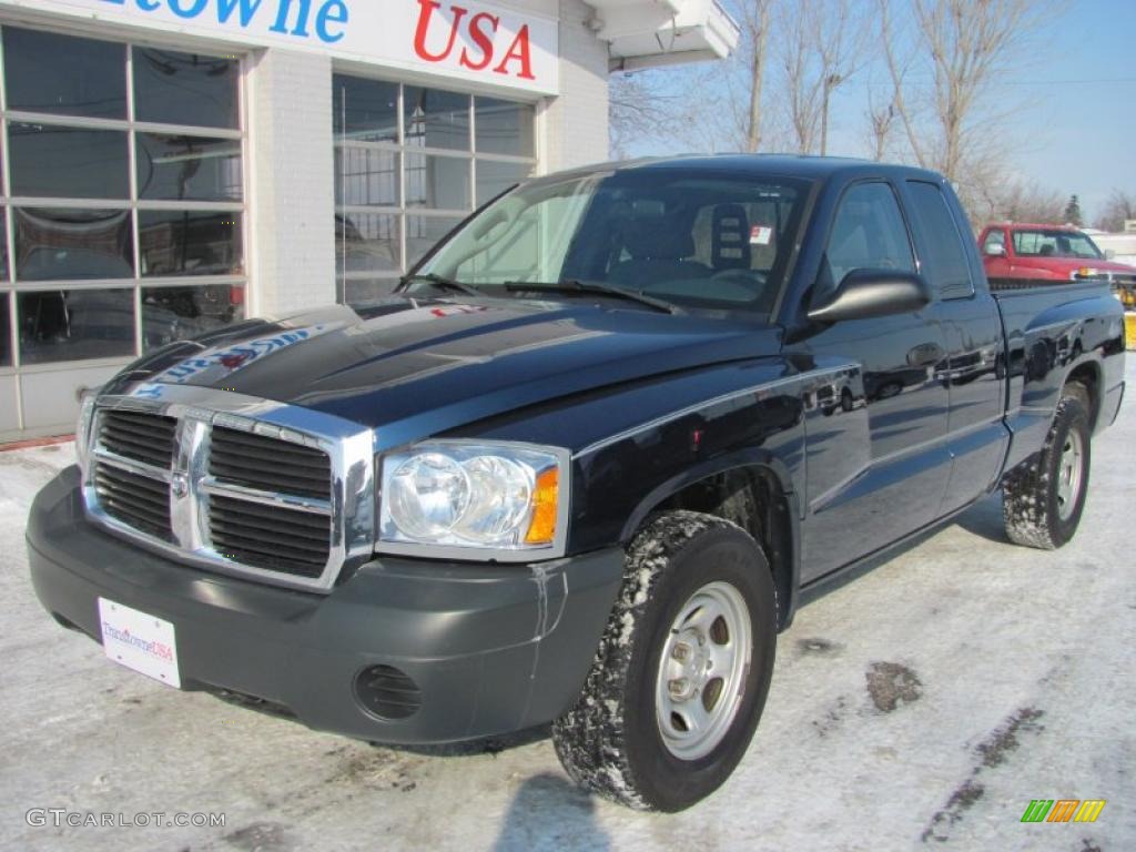 2005 Dakota ST Club Cab 4x4 - Patriot Blue Pearl / Medium Slate Gray photo #1