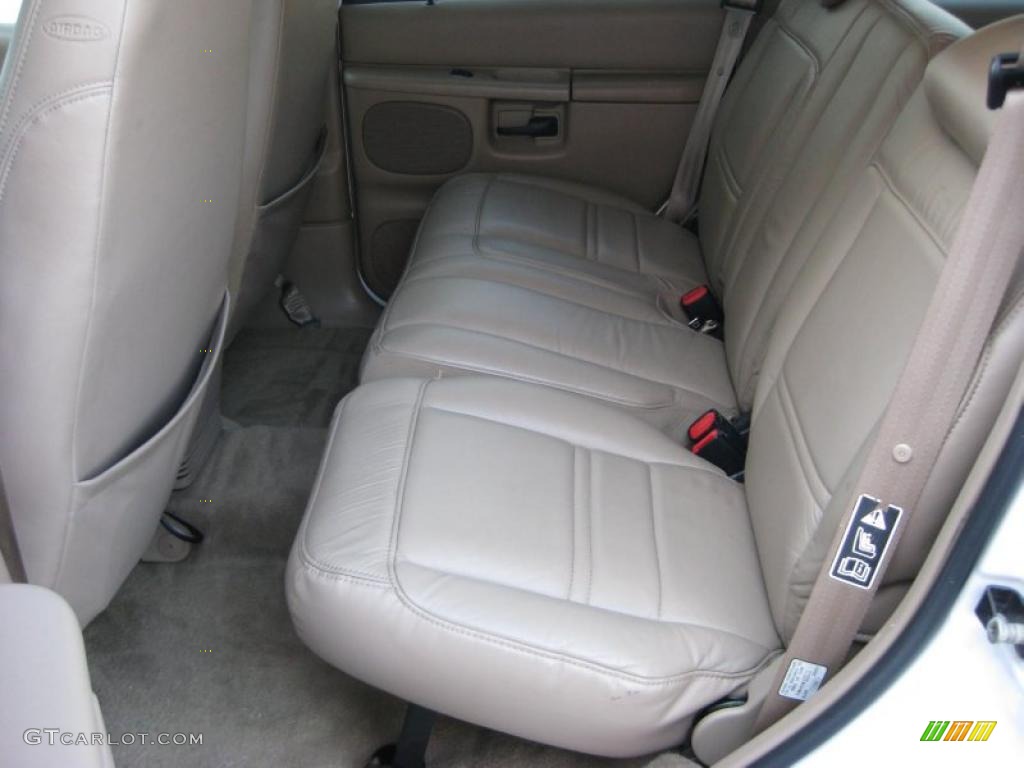 Prairie Tan Interior 2000 Mercury Mountaineer V8 AWD Photo #45323521
