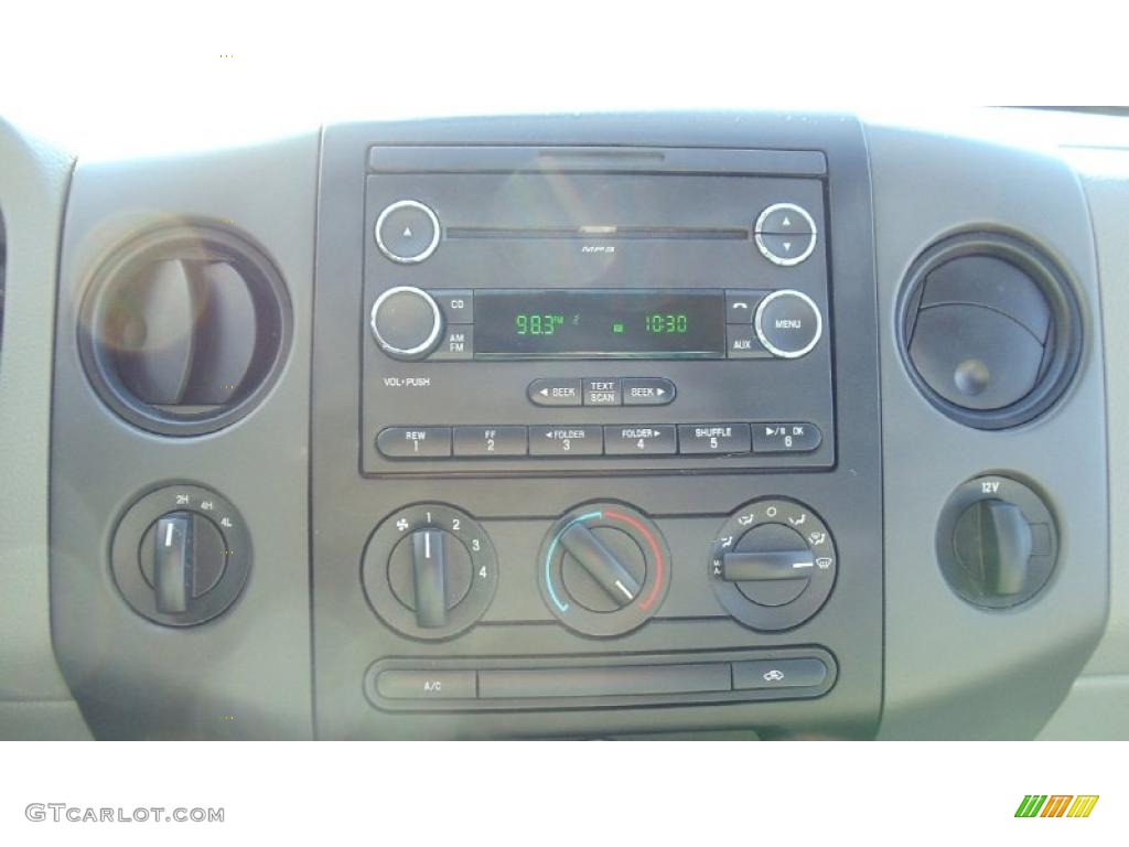 2008 Ford F150 XL Regular Cab 4x4 Controls Photo #45325714