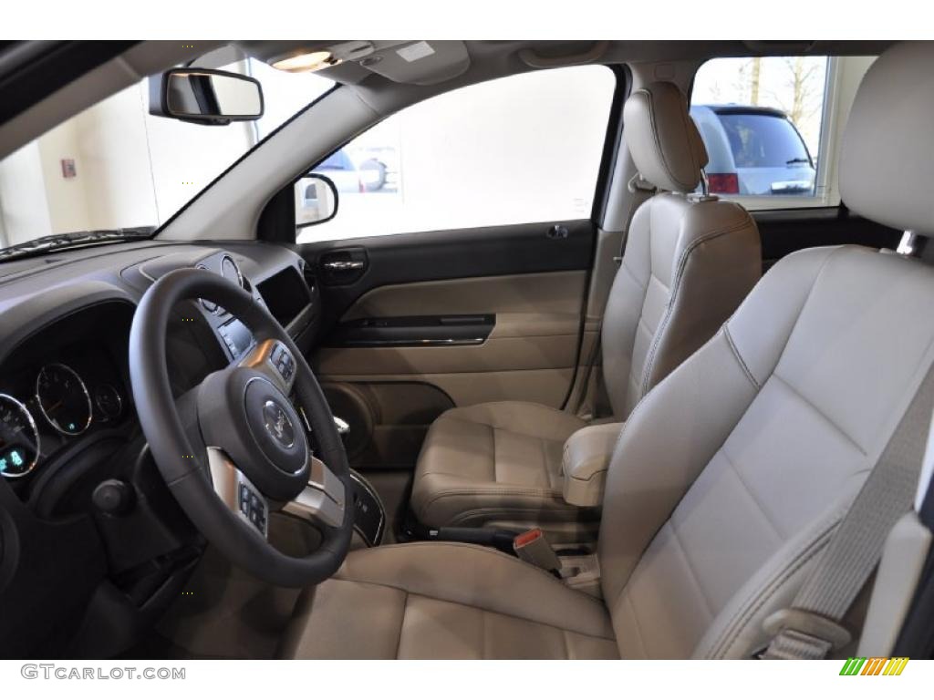 Dark Slate Gray/Light Pebble Beige Interior 2011 Jeep Compass 2.4 Limited Photo #45326327