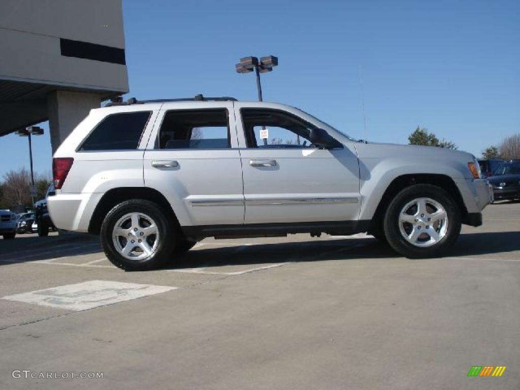 2006 Grand Cherokee Limited 4x4 - Bright Silver Metallic / Dark Khaki/Light Graystone photo #2