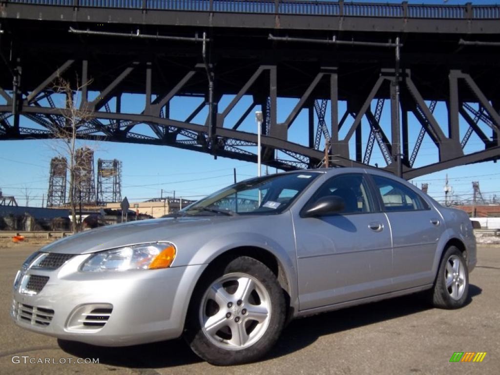 2004 Stratus SXT Sedan - Bright Silver Metallic / Dark Slate Gray photo #1