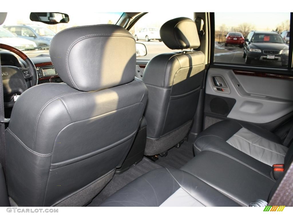 2004 Grand Cherokee Overland 4x4 - Brillant Black Crystal Pearl / Dark Slate Gray photo #9