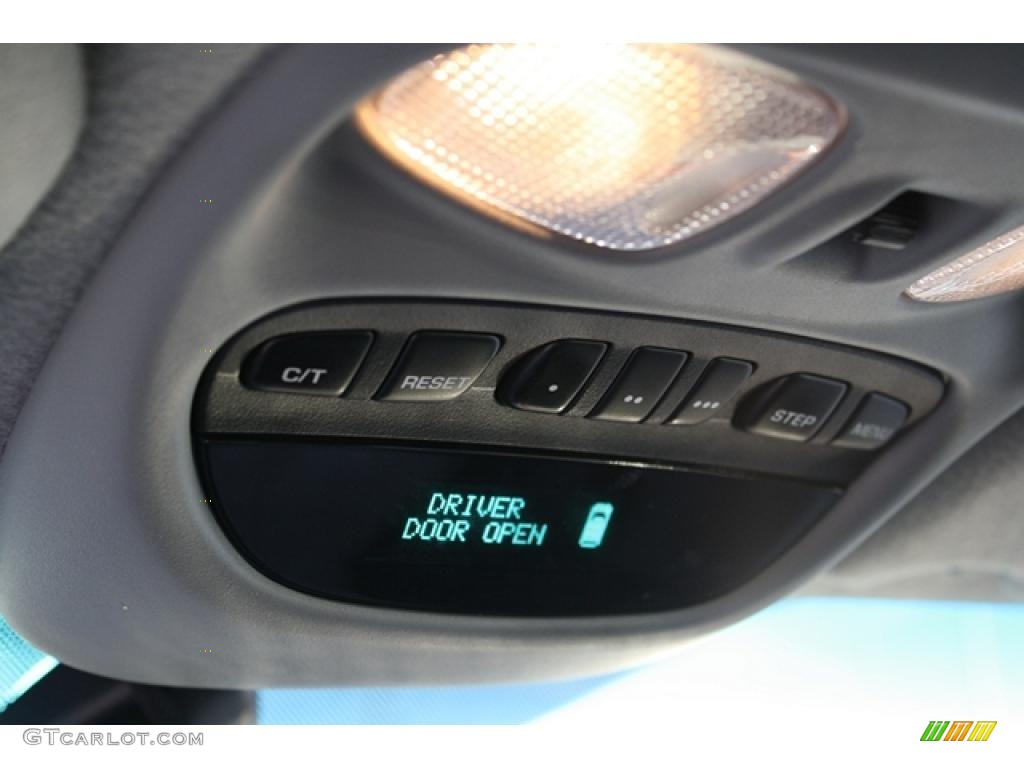 2004 Grand Cherokee Overland 4x4 - Brillant Black Crystal Pearl / Dark Slate Gray photo #21