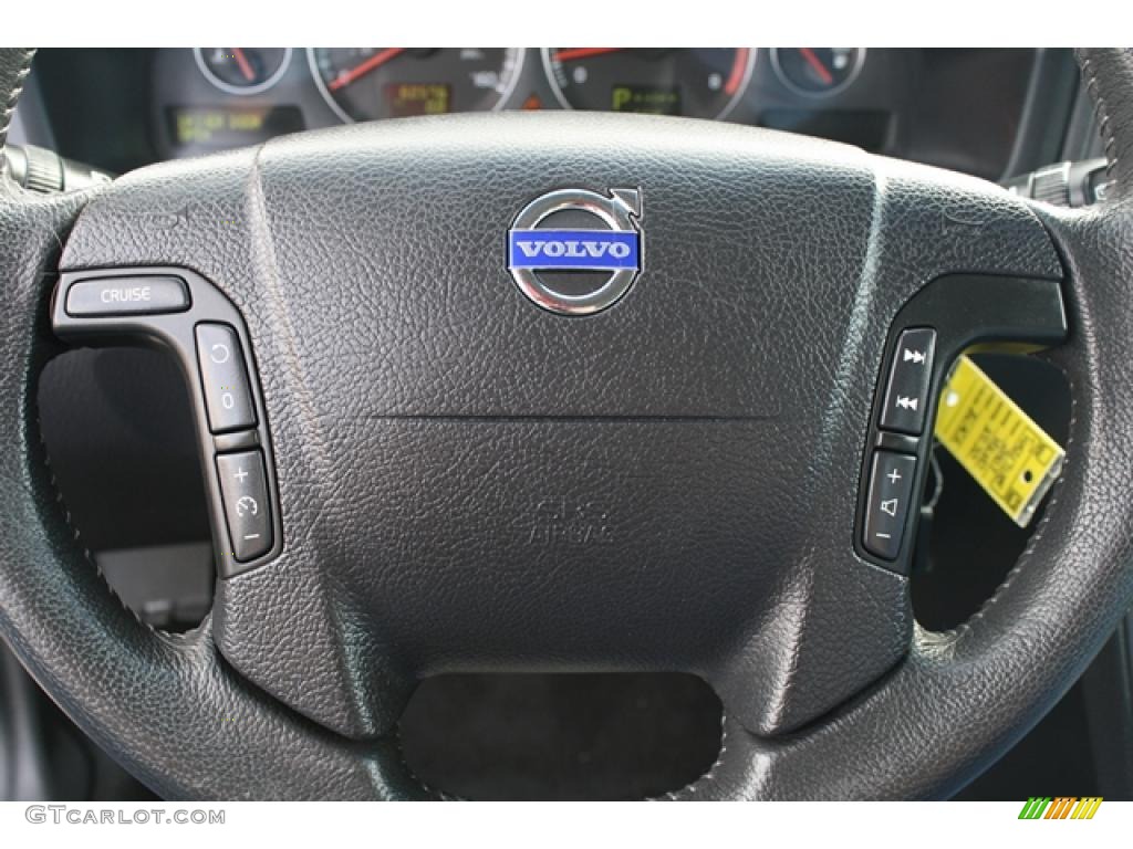 2006 Volvo XC70 AWD Graphite Steering Wheel Photo #45343373