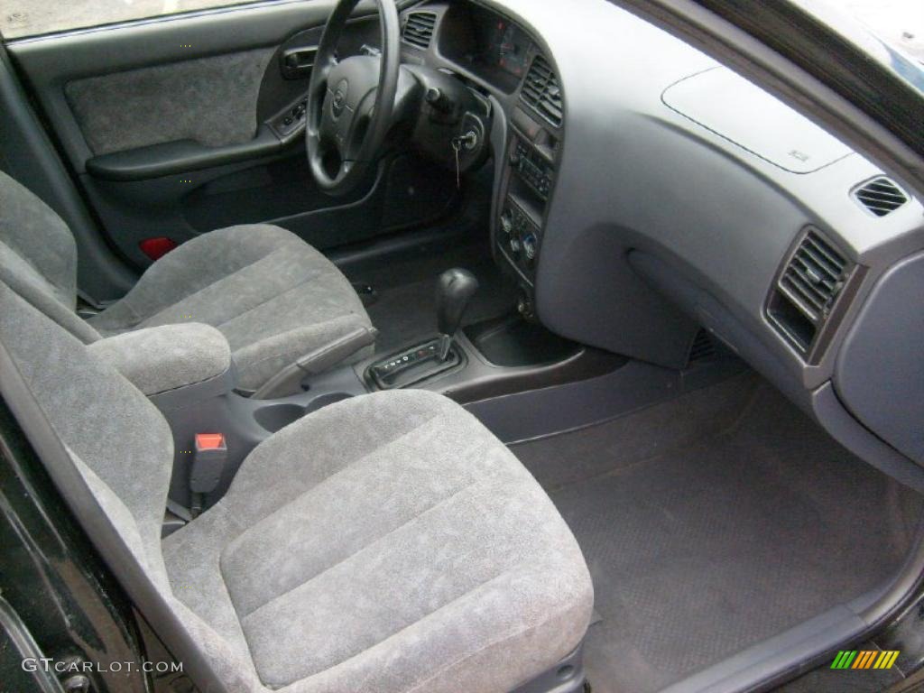 2002 Elantra GLS Sedan - Black Obsidian / Gray photo #20