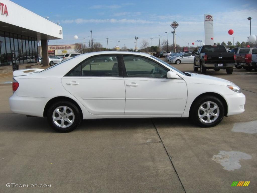 2005 Camry LE - Super White / Taupe photo #8