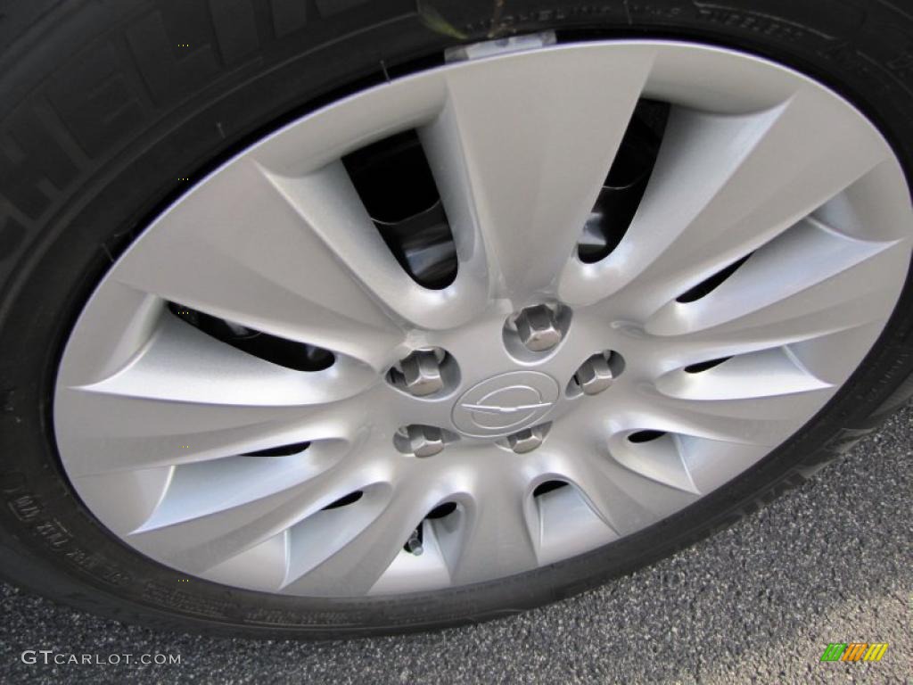 2011 Chrysler 200 LX Wheel Photo #45345457