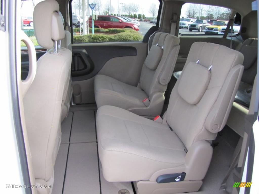 Dark Frost Beige/Medium Frost Beige Interior 2011 Chrysler Town & Country Touring Photo #45345809