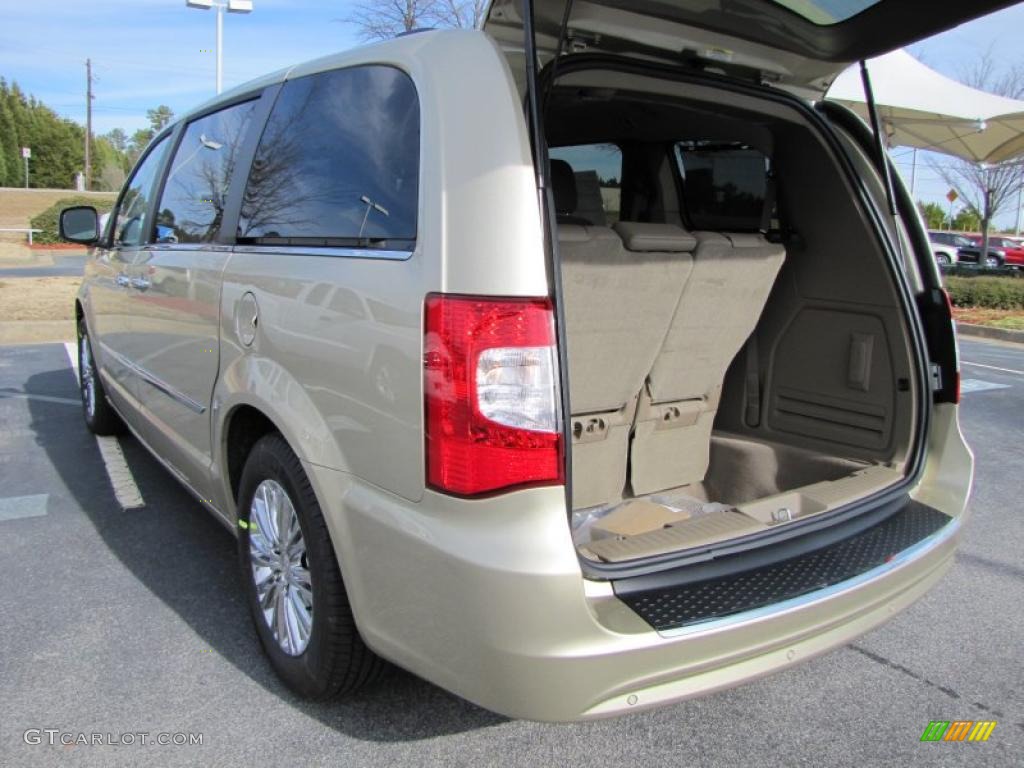2011 Chrysler Town & Country Limited Trunk Photo #45345959