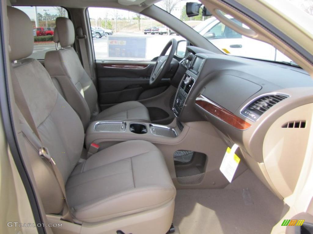 Dark Frost Beige/Medium Frost Beige Interior 2011 Chrysler Town & Country Limited Photo #45345973