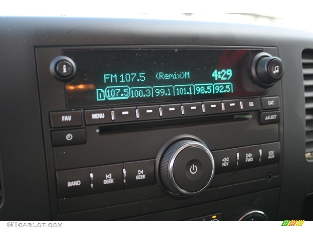 2008 GMC Sierra 1500 SLE Extended Cab 4x4 Controls Photo #45346381