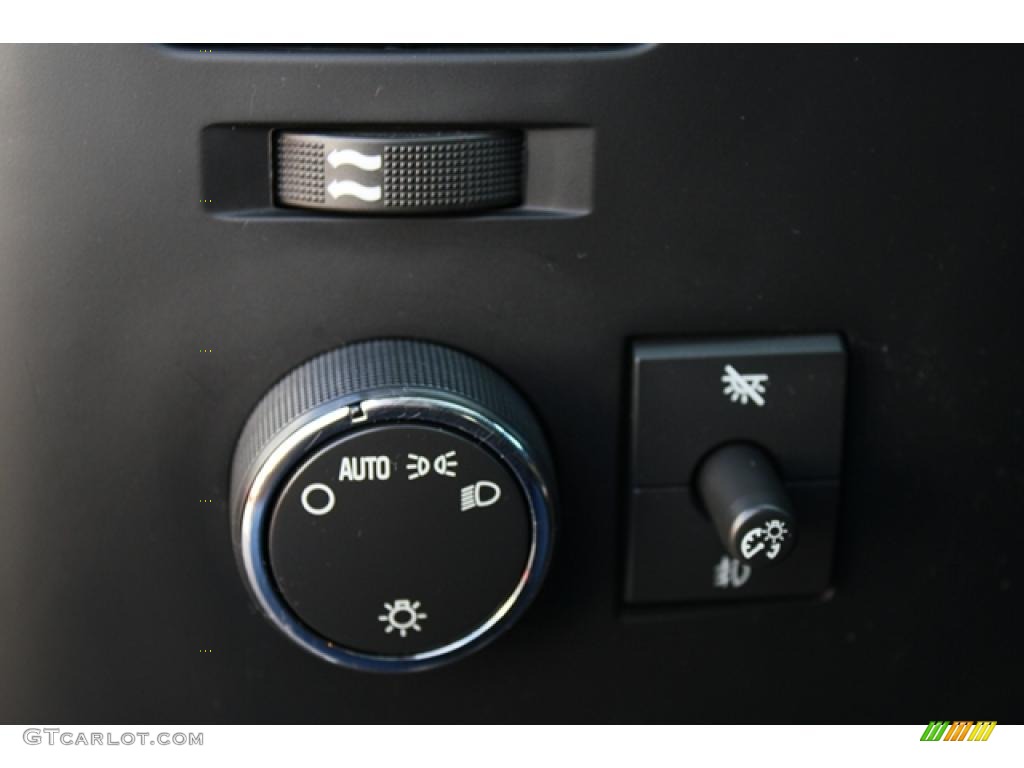 2008 GMC Sierra 1500 SLE Extended Cab 4x4 Controls Photo #45346489