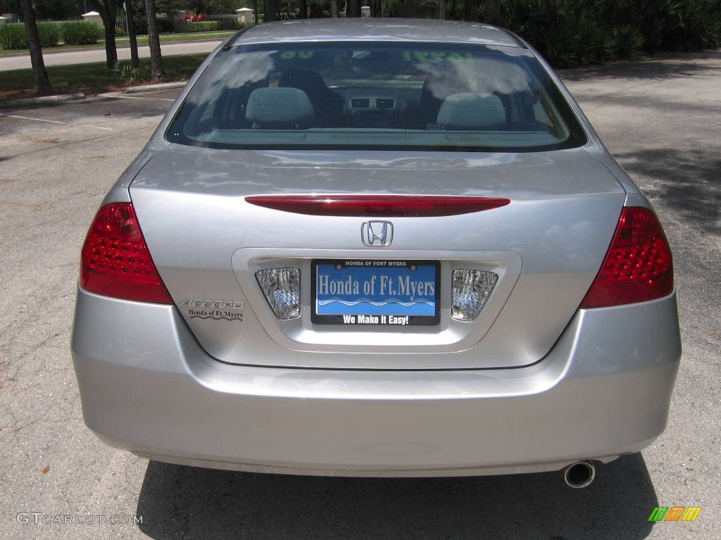 2006 Accord LX Sedan - Alabaster Silver Metallic / Gray photo #8