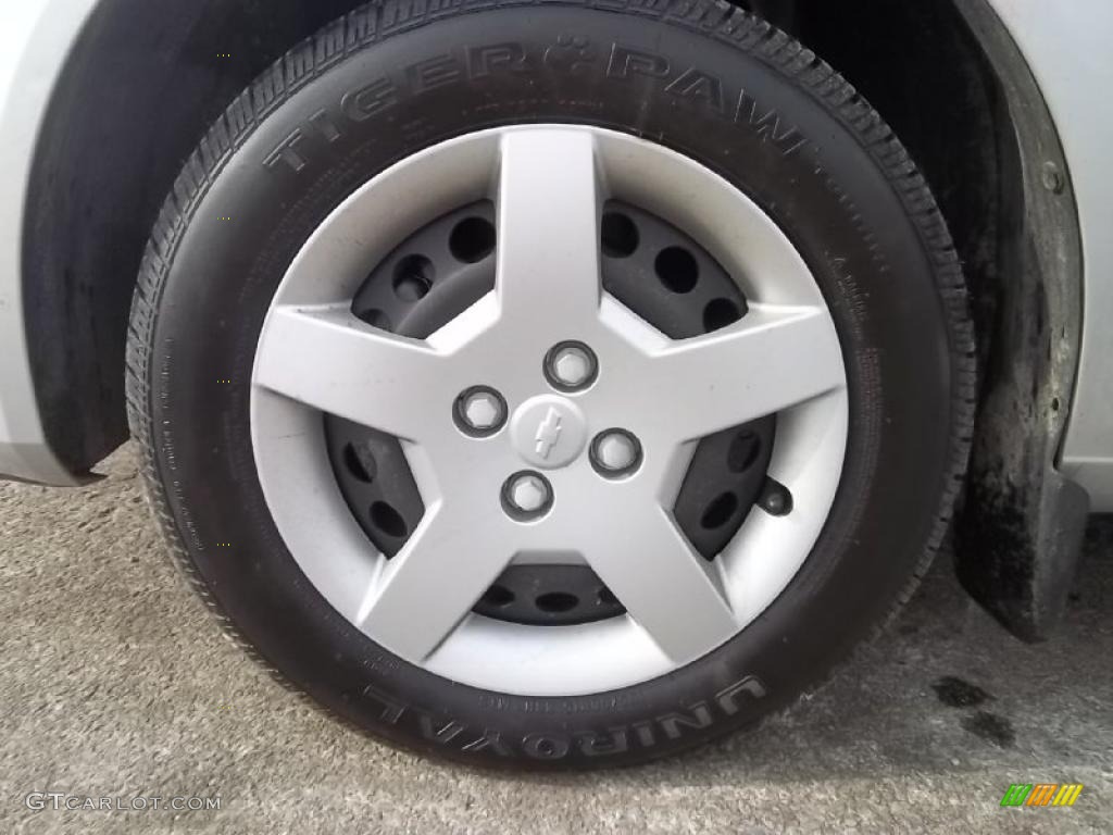 2005 Cobalt Sedan - Ultra Silver Metallic / Gray photo #33