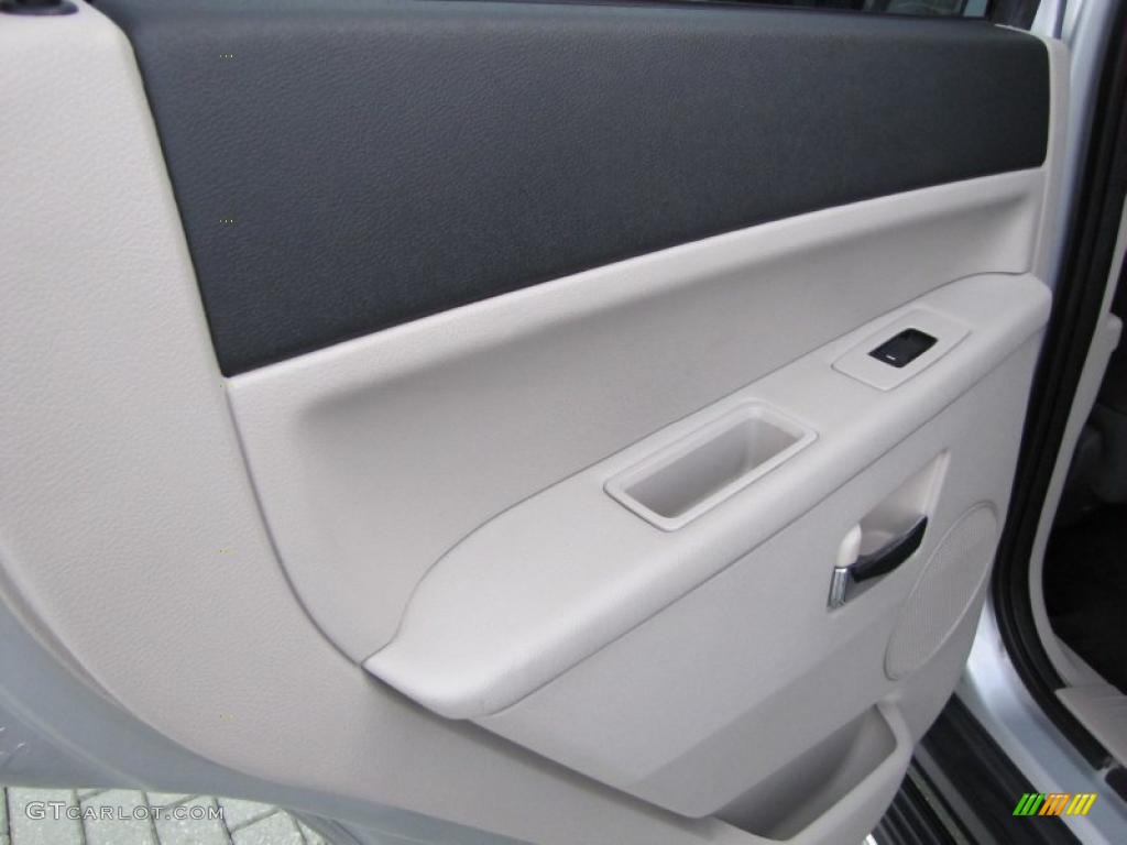 2008 Grand Cherokee Limited - Bright Silver Metallic / Dark Slate Gray/Light Graystone photo #15