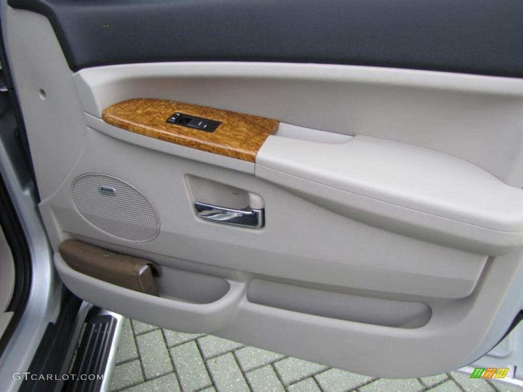 2008 Grand Cherokee Limited - Bright Silver Metallic / Dark Slate Gray/Light Graystone photo #22