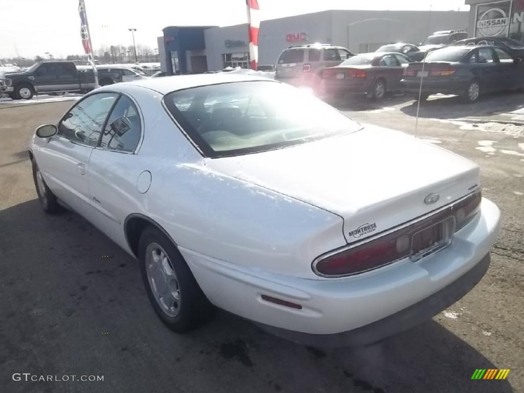 1998 Riviera Supercharged Coupe - Bright White / Taupe photo #7