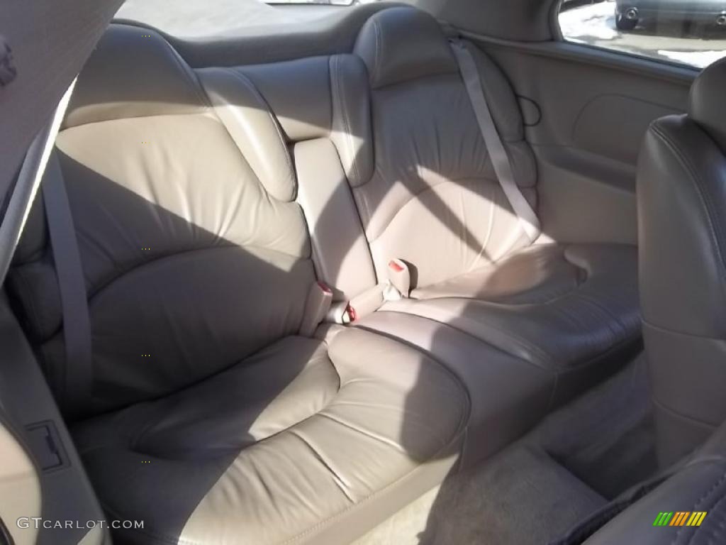 1998 Riviera Supercharged Coupe - Bright White / Taupe photo #17