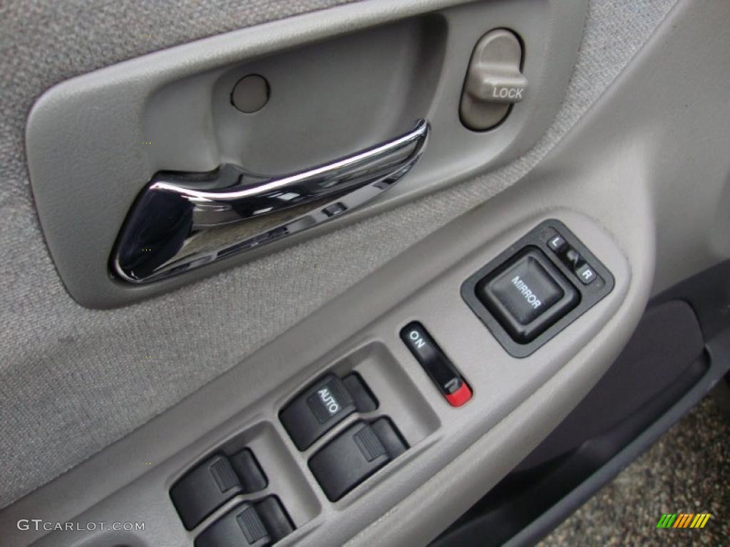 1998 Honda Accord EX Sedan Controls Photo #45352435