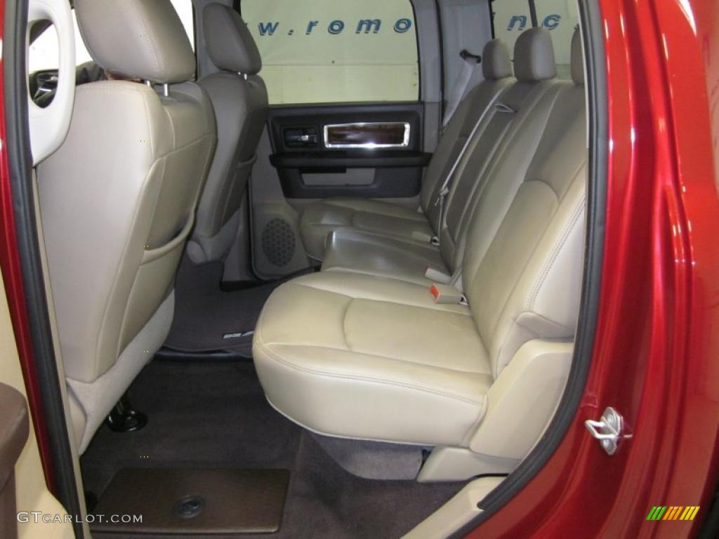 2009 Ram 1500 Laramie Crew Cab 4x4 - Inferno Red Crystal Pearl / Light Pebble Beige/Bark Brown photo #18