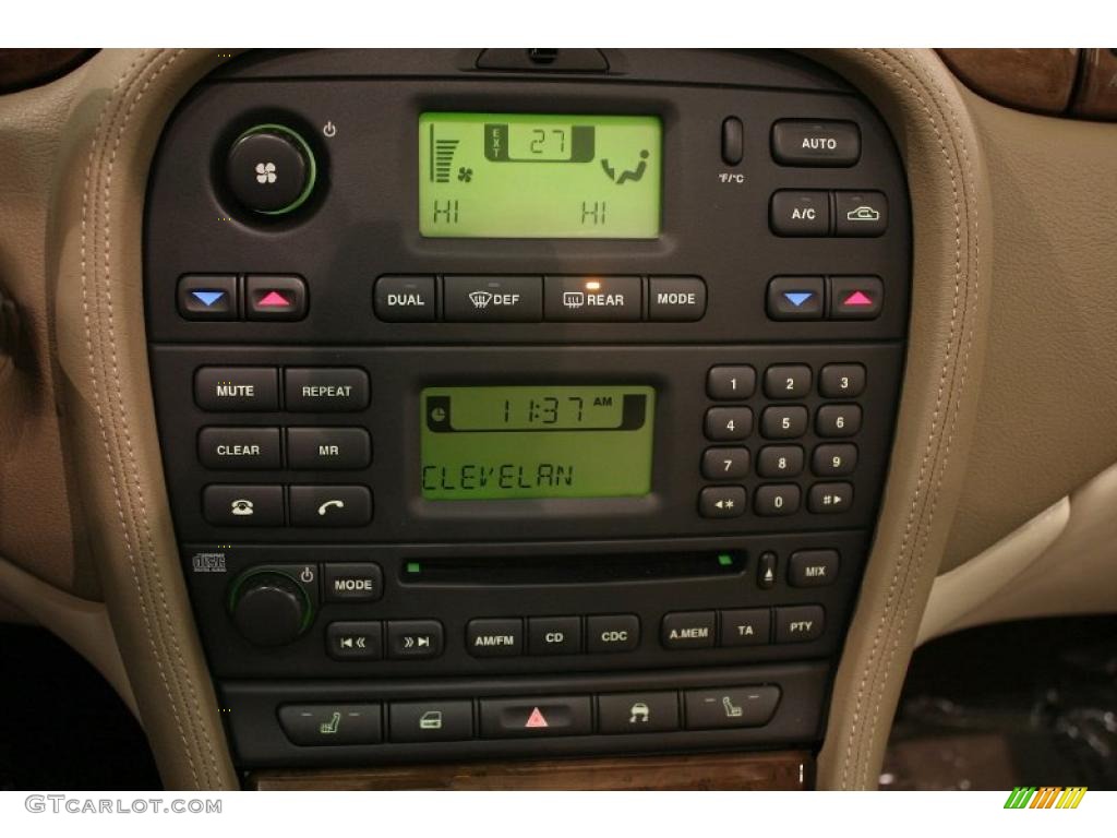 2004 Jaguar S-Type 3.0 Controls Photo #45355132
