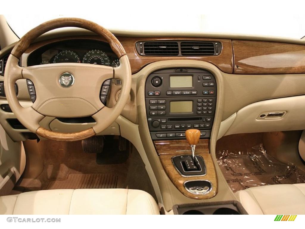 2004 Jaguar S-Type 3.0 Sand Dashboard Photo #45355276