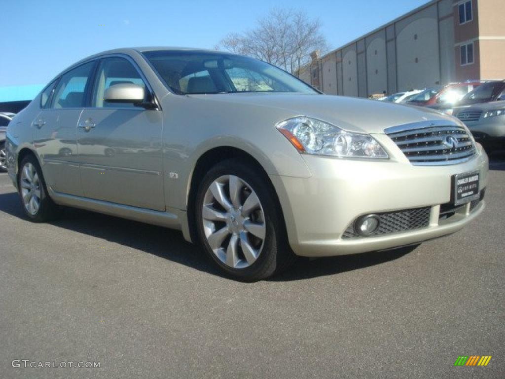 2007 M 35 Sedan - Serengeti Sand Metallic / Wheat photo #1