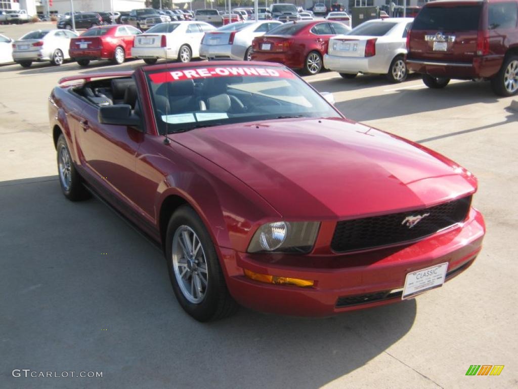 2005 Mustang V6 Premium Convertible - Redfire Metallic / Dark Charcoal photo #7