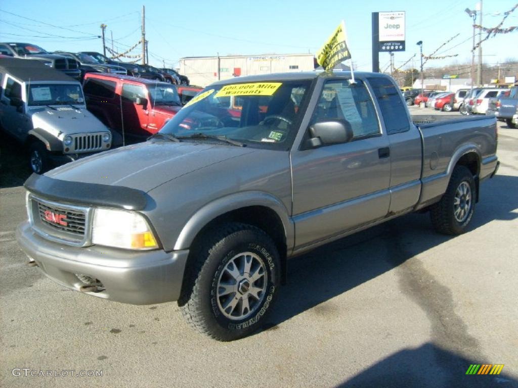 2002 Sonoma SLS Extended Cab 4x4 - Pewter Metallic / Graphite photo #1