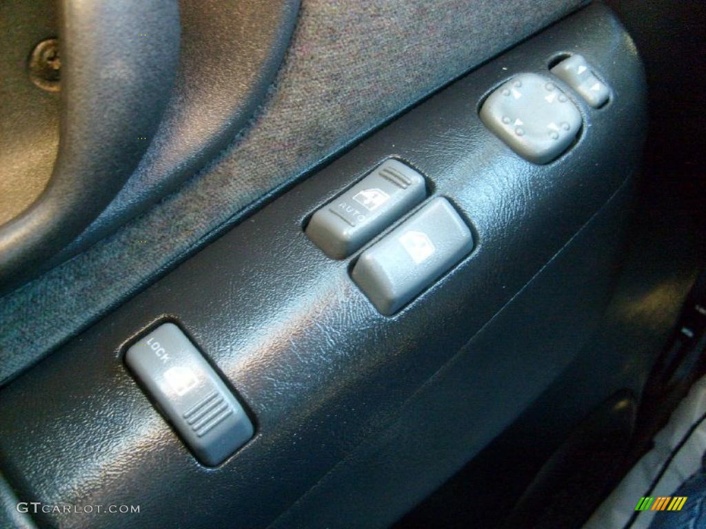 2002 Sonoma SLS Extended Cab 4x4 - Pewter Metallic / Graphite photo #24